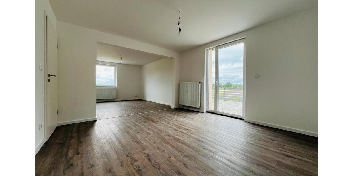 Saniertes Einfamilienhaus mit Garten & Balkon in Felsberg 8 zimmer