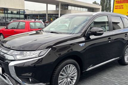 Mitsubishi Plug-in Hybrid Outlander 18.900 km 22.490 € Kassel 34123