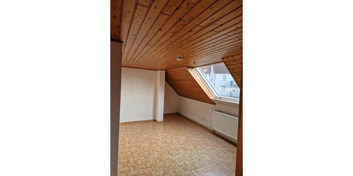 Dachgeschoßwohnung Melsungen - 4 Zimmer, 100 m&sup2;, 670&euro; | Angebot:26221070