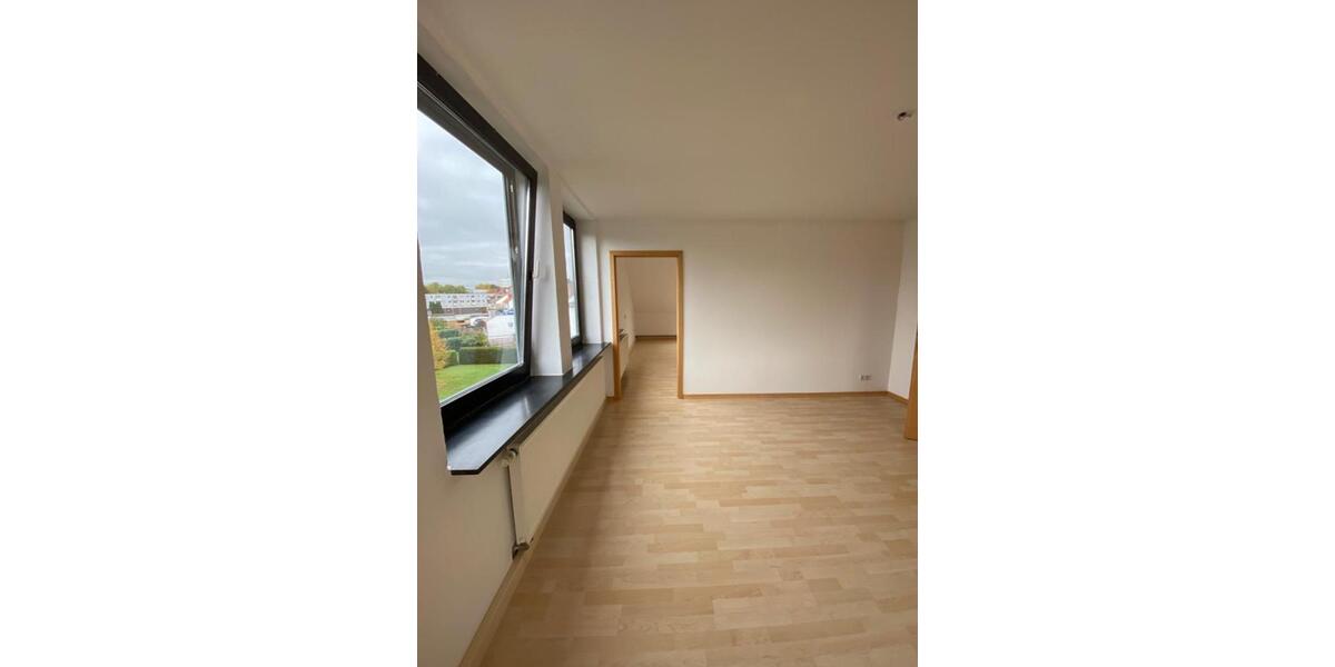 Etagenwohnung Kassel Bettenhausen - 3 Zimmer, 102 m&sup2;, 900&euro; | Angebot:25929939