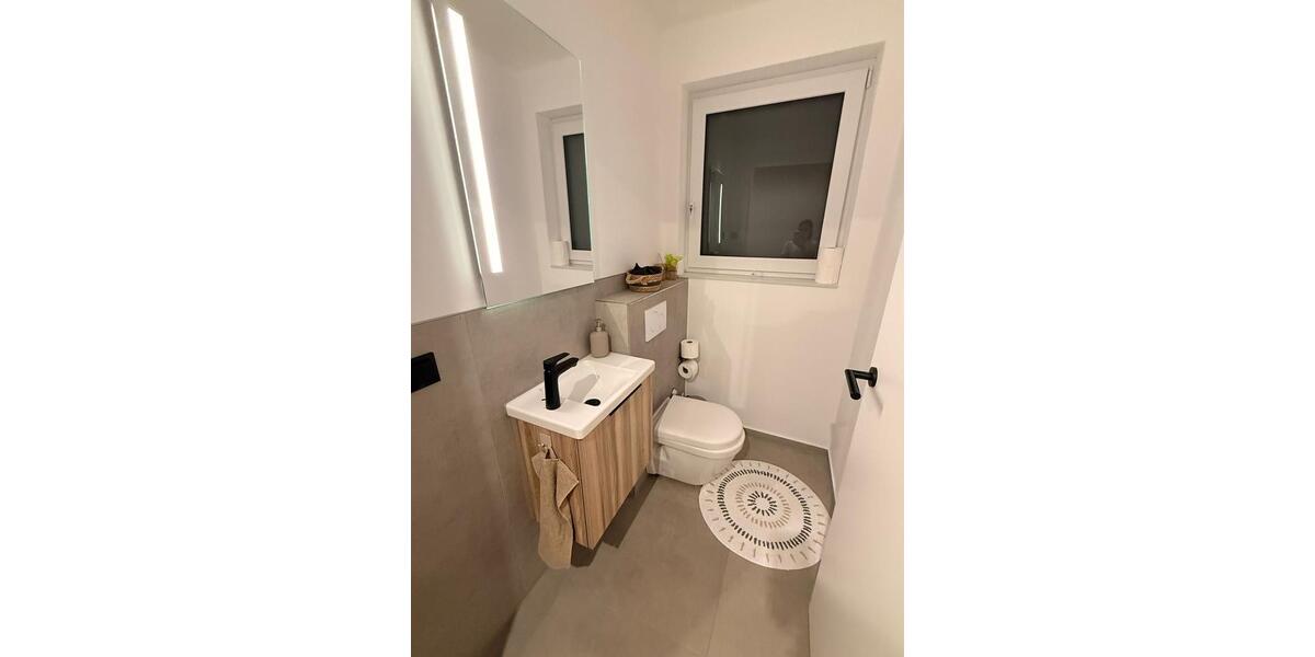 Erdgeschoßwohnung mit Möbel 4 zimmer