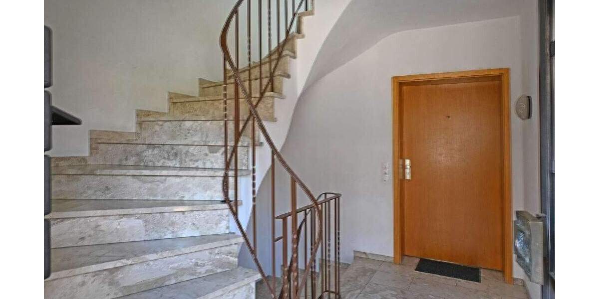 135-m²-Erdgeschosswohnung unterhalb documenta urbana an der Dönche 4 zimmer