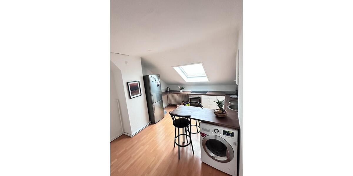 Möblierte Dachwohnung im Zentrum – ab 01.02.2026 verfügbar 3 zimmer