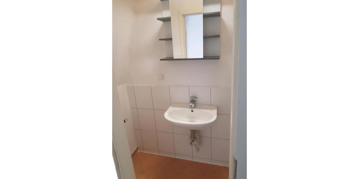 Dachgeschoßwohnung Kassel Fasanenhof - 1 Zimmer, 33 m&sup2;, 365&euro; | Angebot:24767245