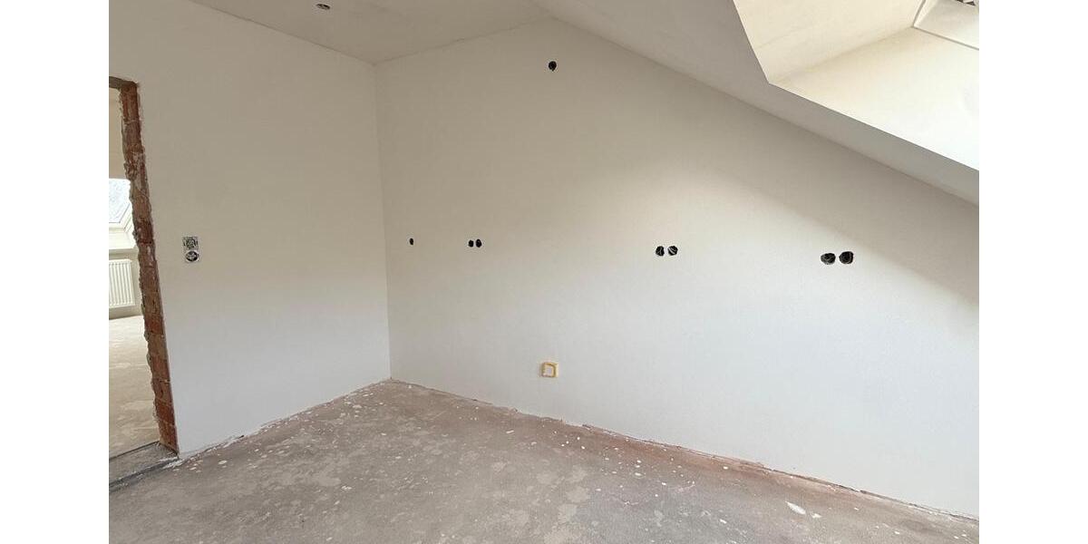 4-ZKB-Dachgeschosswohnung – Erstbezug nach Sanierung 4 zimmer