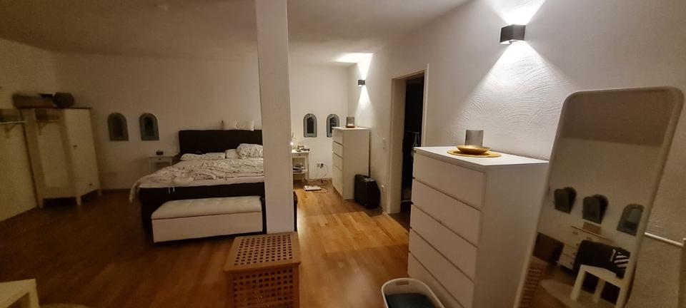Große Wohnung im Vorderen Westen 5 zimmer