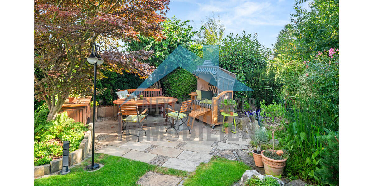 Gepflegtes Zweifamilienhaus im beliebten 