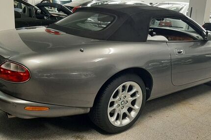 Jaguar XK8 31.000 km 14.940 &euro; Schauenburg / Kassel 34270
