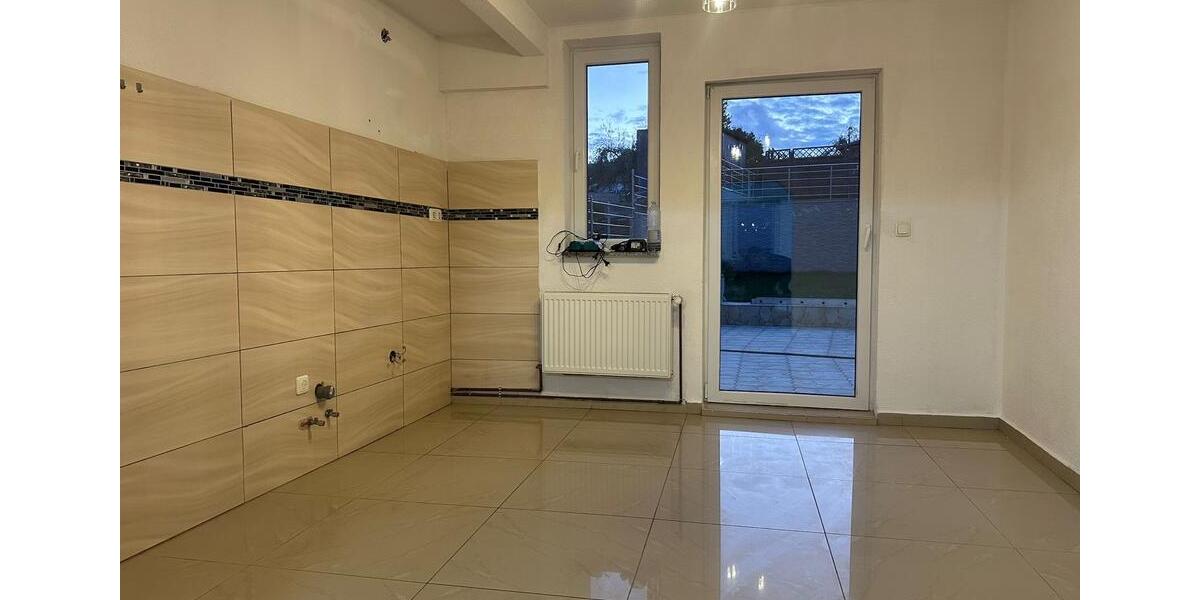 Einfamilienhaus Grebenstein - 6 Zimmer, 140 m&sup2;, 185.000&euro; | Angebot:26232358