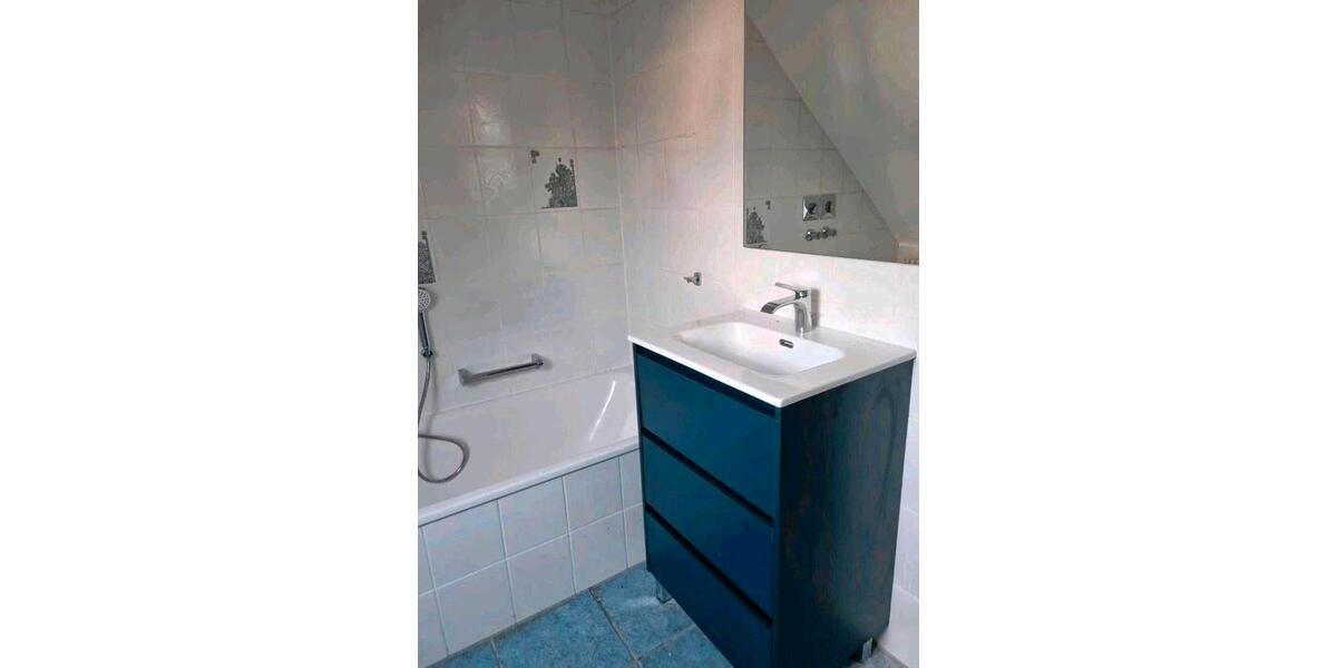 Dachgeschoßwohnung Lohfelden - 2.5 Zimmer, 80 m&sup2;, 850&euro; | Angebot:26413060