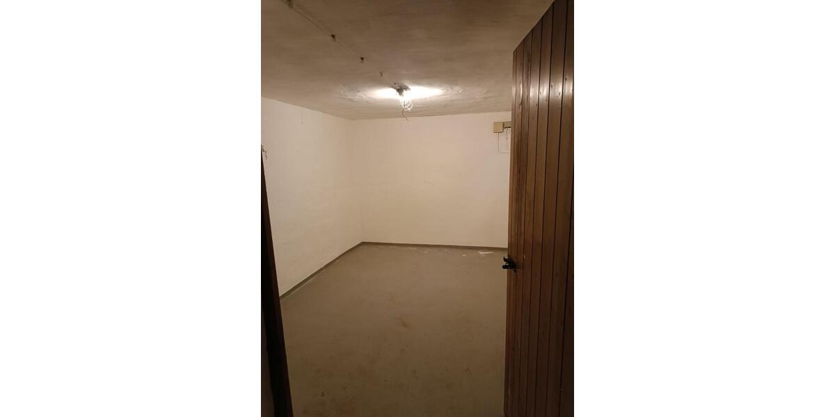 Einfamilienhaus Baunatal - 6 Zimmer, 150 m&sup2;, 330.000&euro; | Angebot:24640163