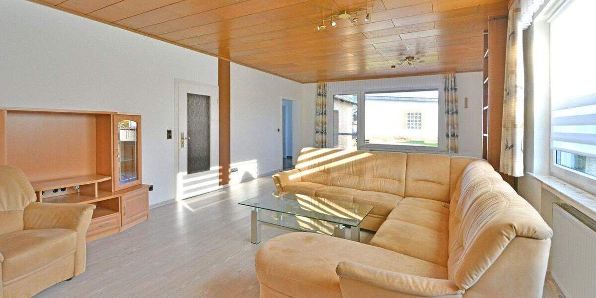 Mehrfamilienhaus, Wohnhaus Hofgeismar / Hombressen Hombressen - 9 Zimmer, 245 m&sup2;, 330.000&euro; | Angebot:25246013