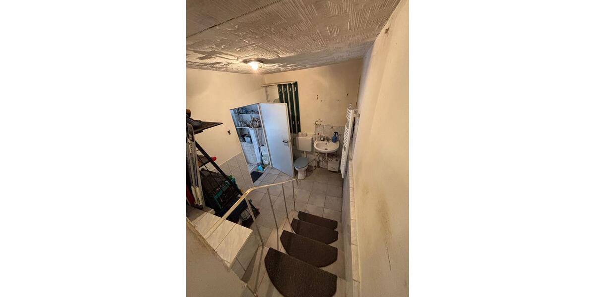 Einfamilienhaus Melsungen - 8 Zimmer, 190 m&sup2;, 109.000&euro; | Angebot:24983513