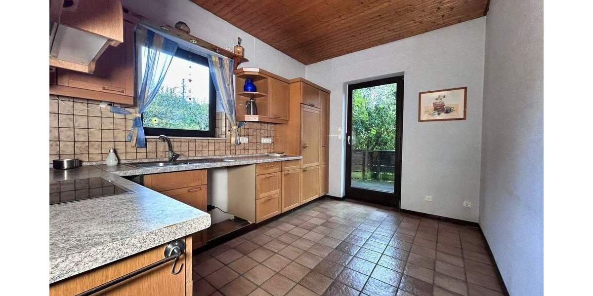 Einfamilienhaus Ahnatal Weimar - 7 Zimmer, 207 m&sup2;, 298.000&euro; | Angebot:25674218