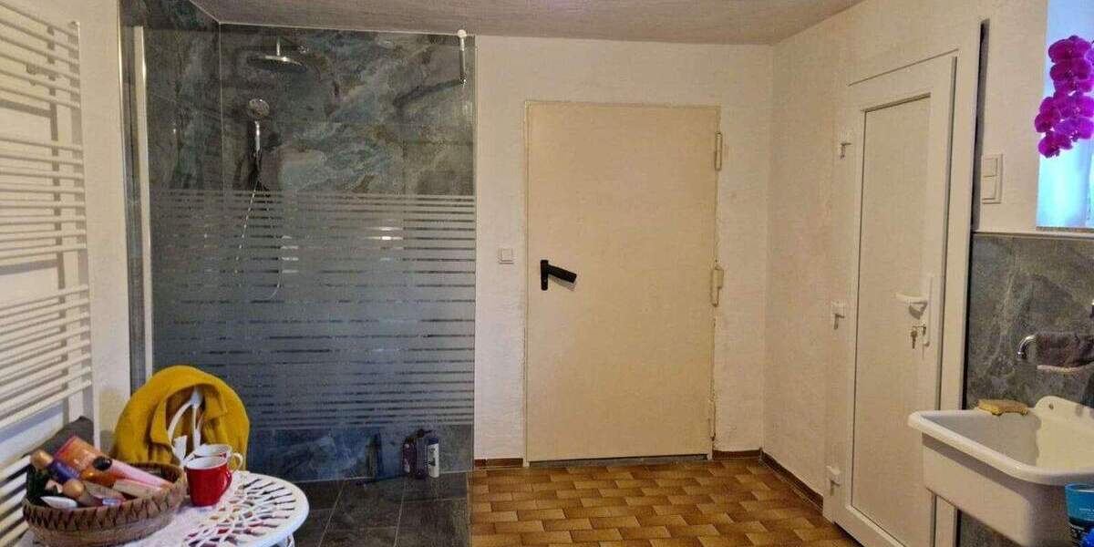 Einfamilienhaus Hann. Münden Lippoldshausen - 5 Zimmer, 167 m&sup2;, 260.000&euro; | Angebot:25738654