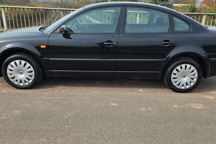 VW Passat 139.500 km 2.499 &euro; Vellmar 34246