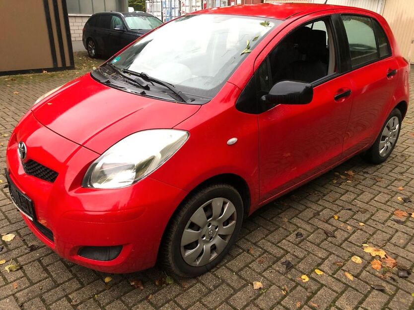 Toyota Yaris 187.000 km 3.000 € Kassel 34132