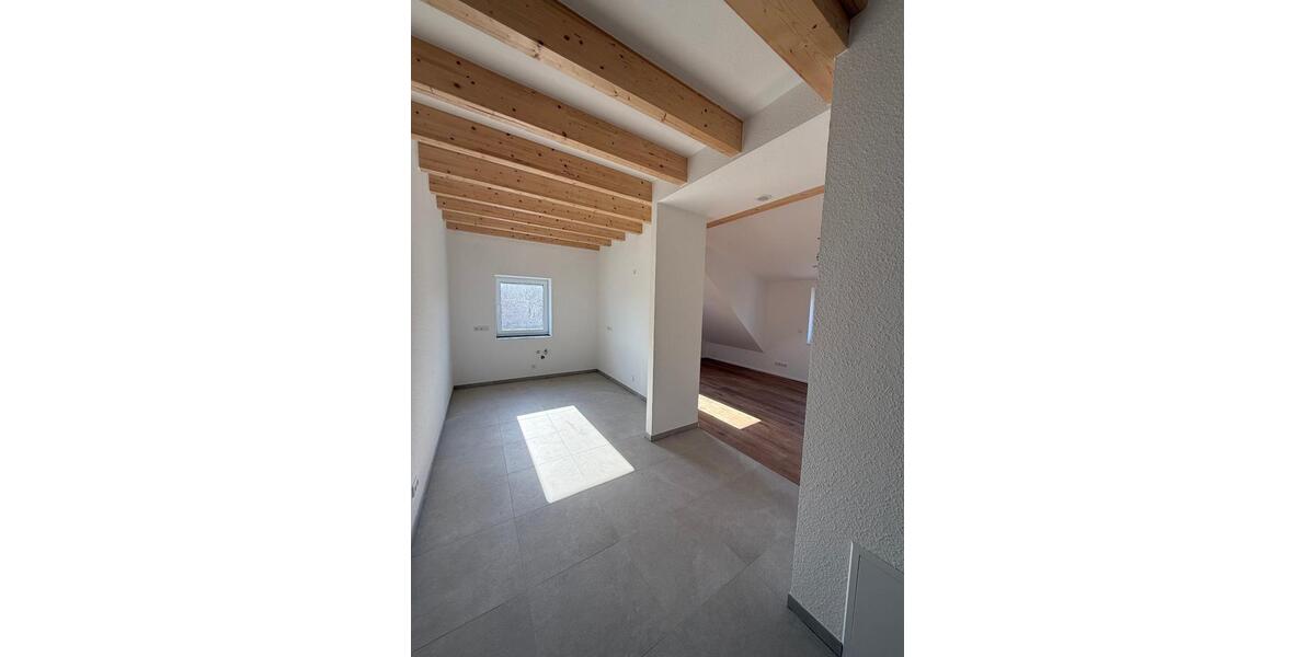 Dachgeschoßwohnung Spangenberg - 3 Zimmer, 79 m&sup2;, 890&euro; | Angebot:25811210