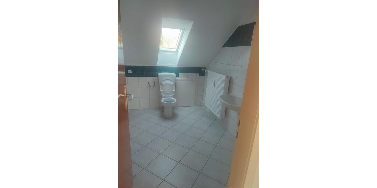 Dachgeschoßwohnung Kassel Fasanenhof - 3 Zimmer, 67 m&sup2;, 670&euro; | Angebot:26135598
