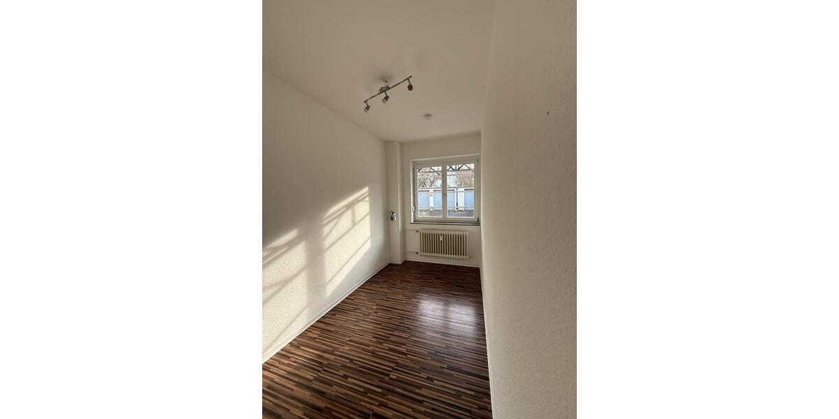 Erdgeschoßwohnung Kassel Bettenhausen - 4 Zimmer, 81 m&sup2;, 750&euro; | Angebot:25152822