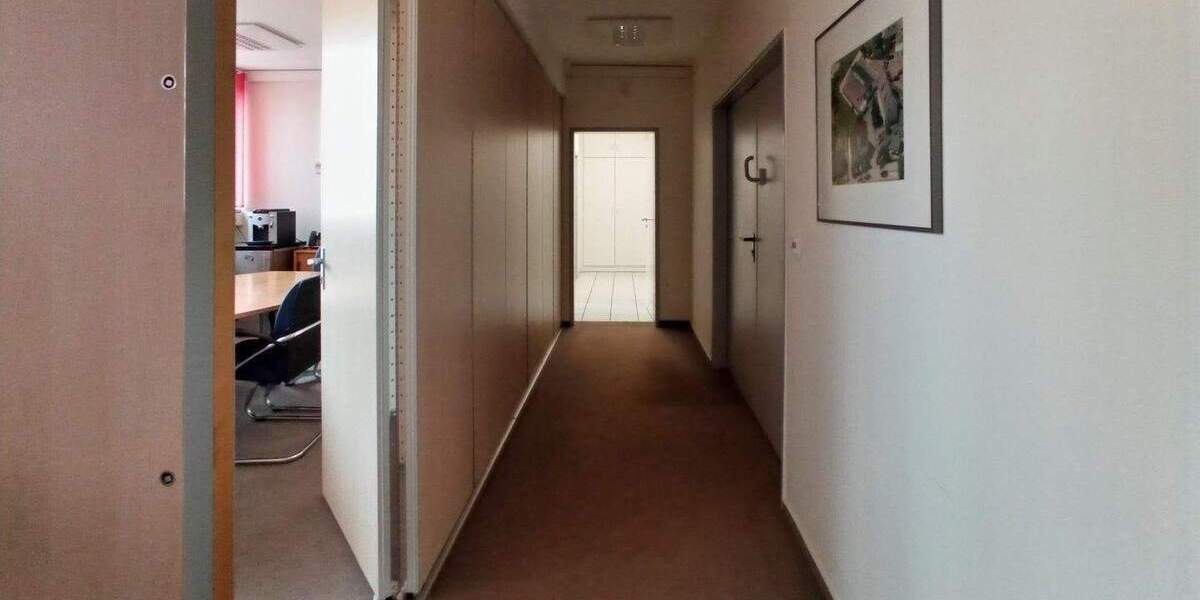 Attraktive Lagerhalle mit Büroanbau in Vellmar zimmer