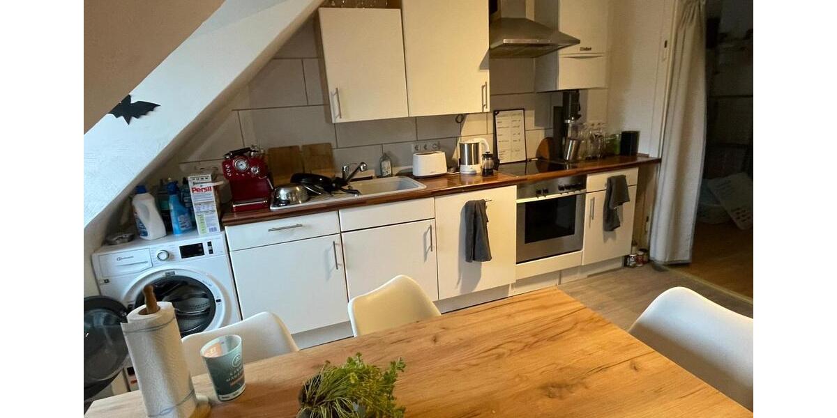 Dachgeschoßwohnung Kassel Vorderer Westen - 16 Zimmer, 280 m&sup2;, 800.000&euro; | Angebot:25907751