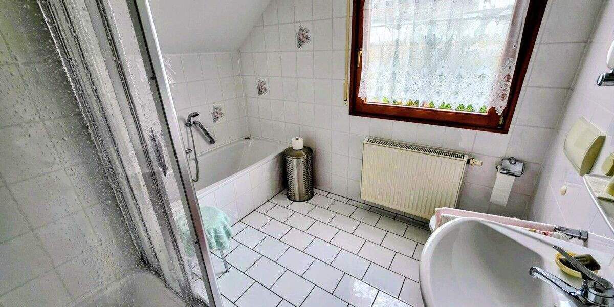 Einfamilienhaus Kassel / Harleshausen Harleshausen - 7 Zimmer, 148 m&sup2;, 549.000&euro; | Angebot:25664617