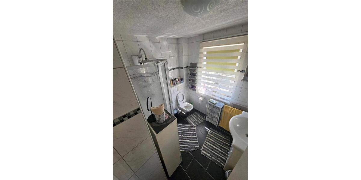 Reihenhaus Lohfelden - 8 Zimmer, 125 m&sup2;, 320.000&euro; | Angebot:27189044