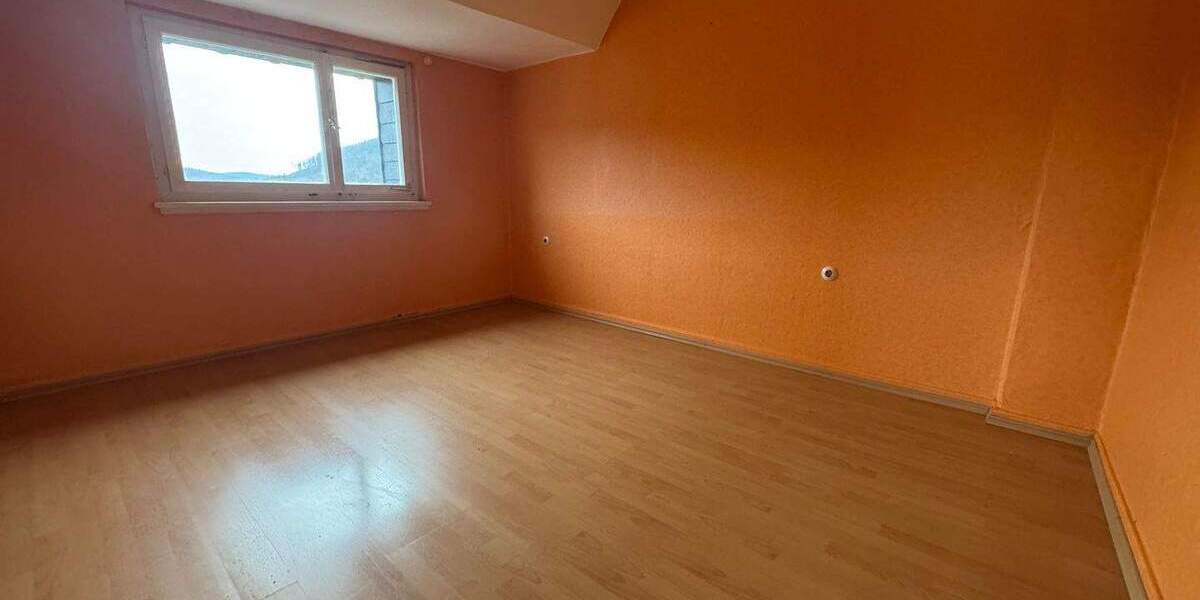 Doppelhaushälfte Helsa - 5 Zimmer, 110 m&sup2;, 175.000&euro; | Angebot:25674115