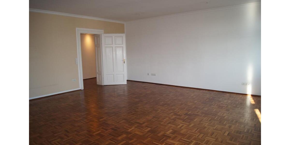 Etagenwohnung Kassel Vorderer Westen - 3 Zimmer, 142 m&sup2;, 2.000&euro; | Angebot:24570834