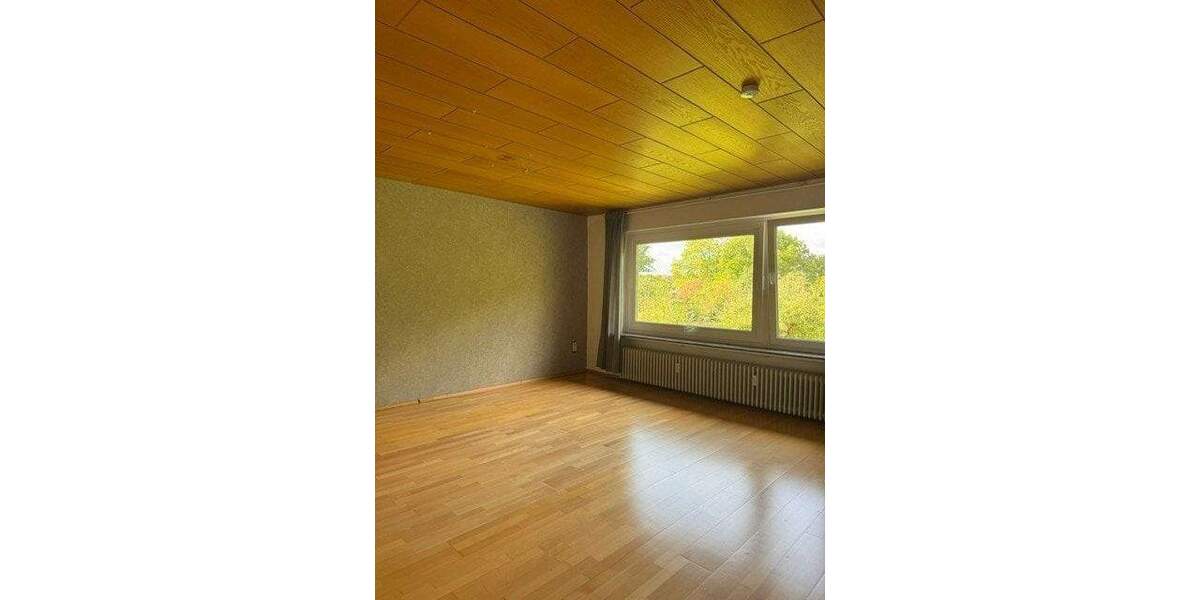 Etagenwohnung Kassel Oberzwehren - 2 Zimmer, 93 m&sup2;, 725&euro; | Angebot:24992600