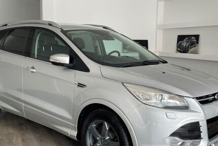 Ford Kuga 186.482 km 8.600 € Baunatal 34225