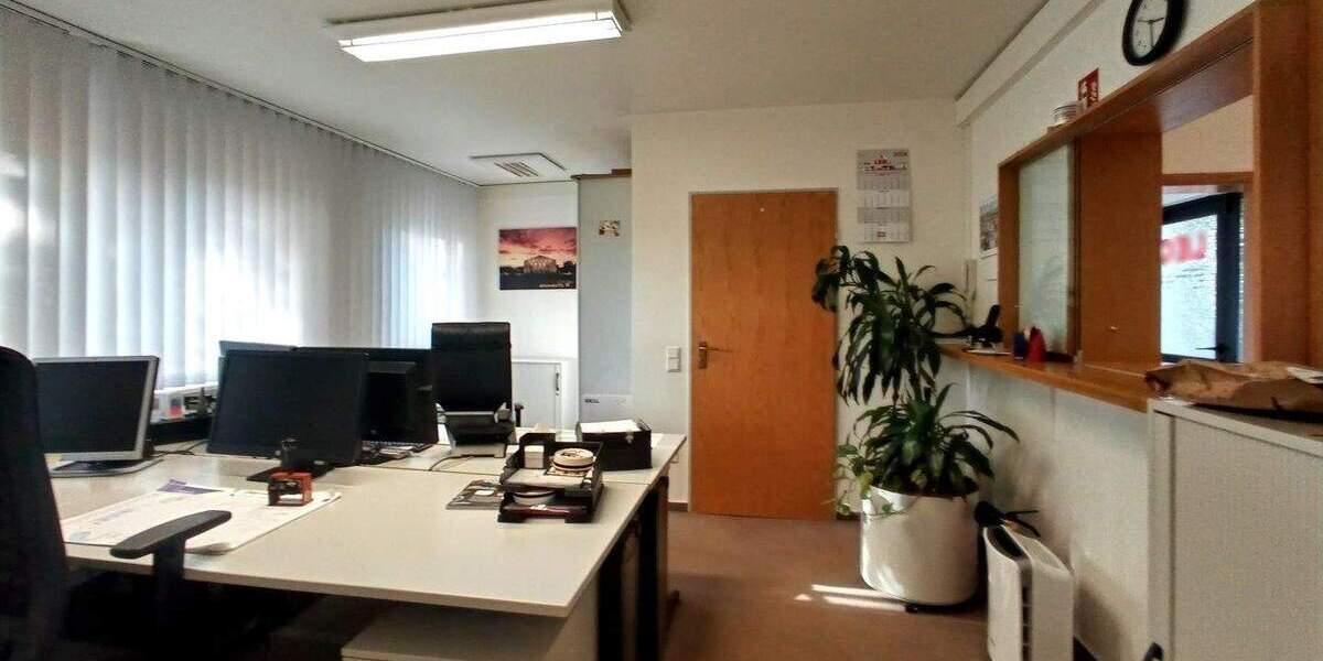 Attraktive Lagerhalle mit Büroanbau in Vellmar zimmer