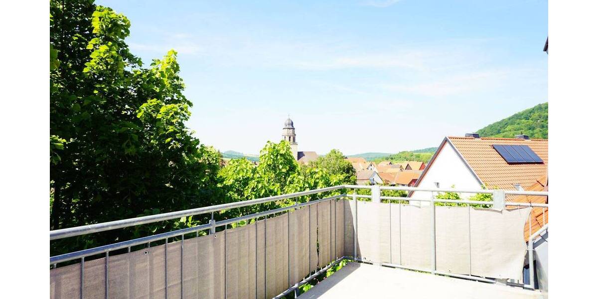 Tolle renovierte 5 Zimmer Dachgeschosswohnung inkl. Einbauküche, historisches saniertes Gebäude, 4 Parteien 5 zimmer