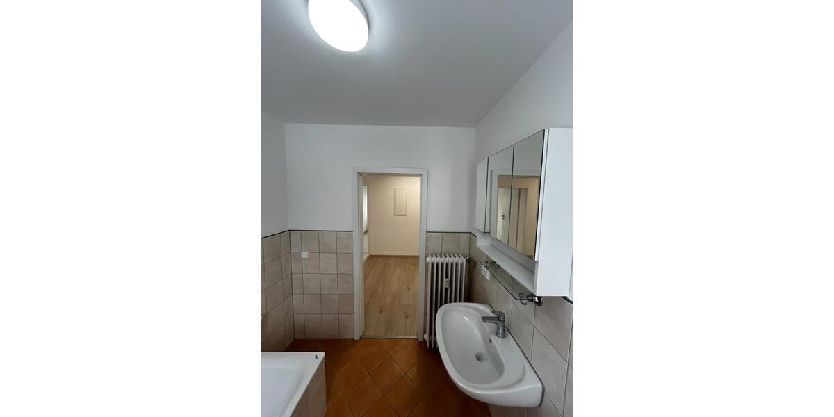 Etagenwohnung Baunatal - 4 Zimmer, 92 m&sup2;, 1.020&euro; | Angebot:25229056