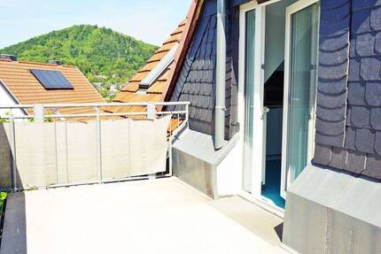 Tolle renovierte 5 Zimmer DG- Wohnung mit Balkon, inkl. Einbauküche, historisches saniertes Gebäude, 4 Parteien 5 zimmer