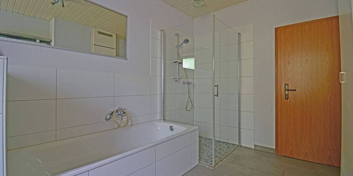 Etagenwohnung Kassel Süd - 4 Zimmer, 107 m&sup2;, 225.000&euro; | Angebot:26816145
