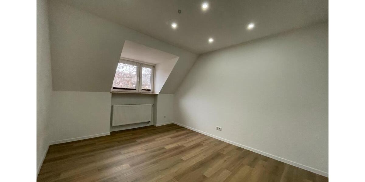 Dachgeschoßwohnung Kassel Südstadt - 2 Zimmer, 18 m&sup2;, 449&euro; | Angebot:25308703