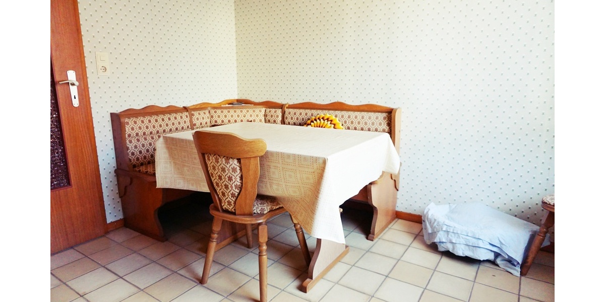 Großer Resthof mit 2 Fam.Haus, Stallungen, Scheune, Garagen & ca. 2.300m² Grundstück - Bauernhaus, Landhaus Wolfhagen | Angebot:26991162