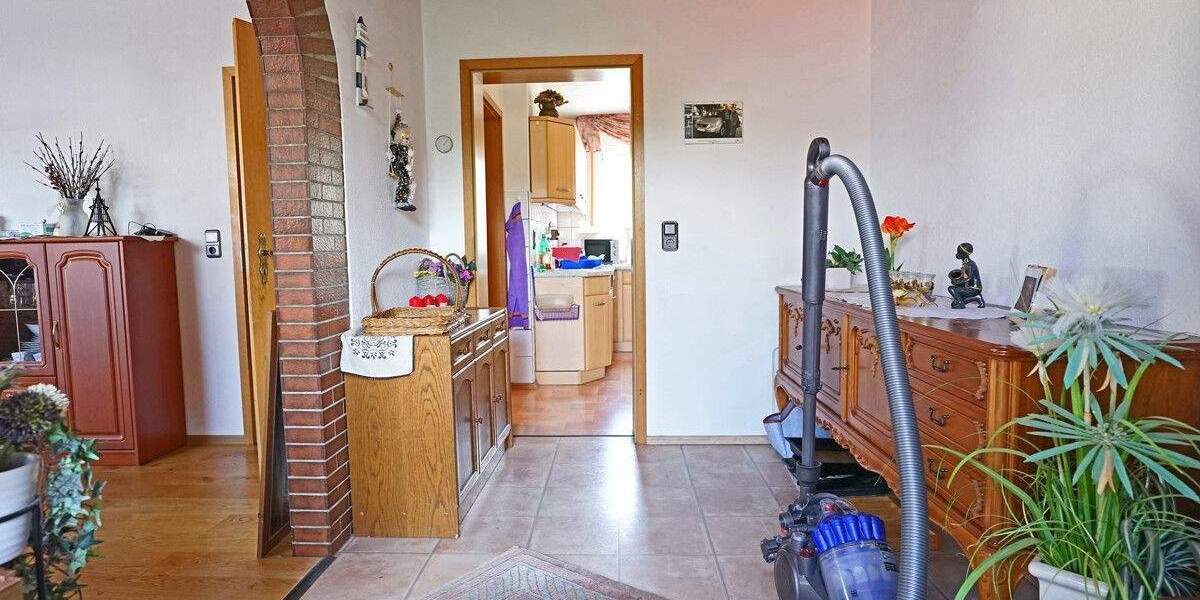 Mehrfamilienhaus, Wohnhaus Kaufungen / Oberkaufungen Oberkaufungen - 7 Zimmer, 202 m&sup2;, 280.000&euro; | Angebot:25152604