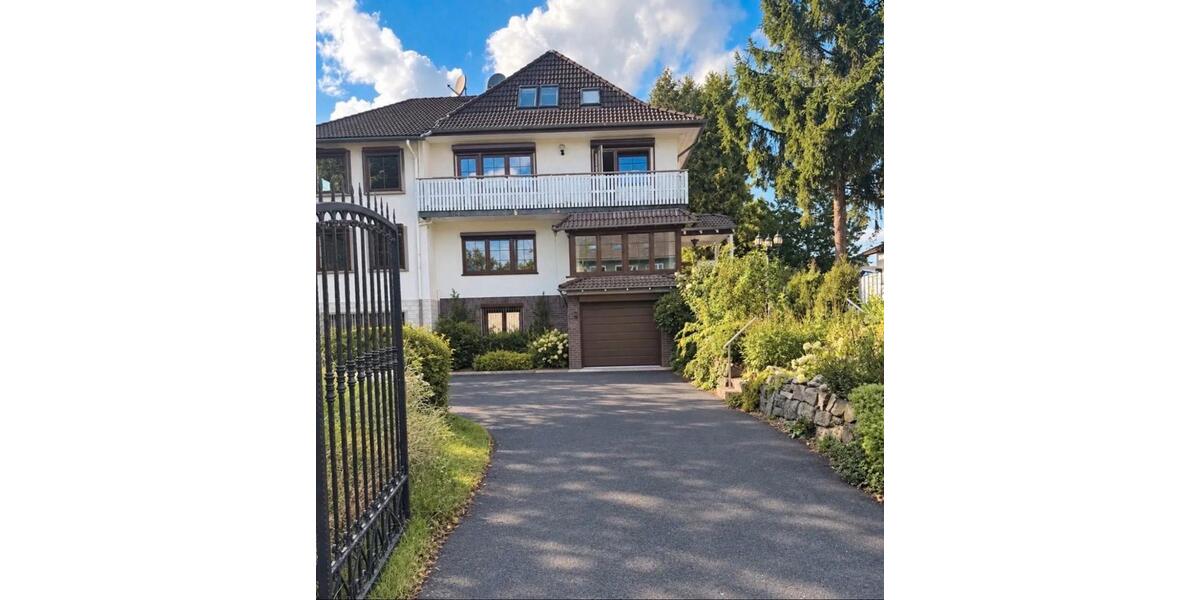 Etagenwohnung Kassel Niederzwehren - 3 Zimmer, 150 m&sup2;, 1.300&euro; | Angebot:27630773