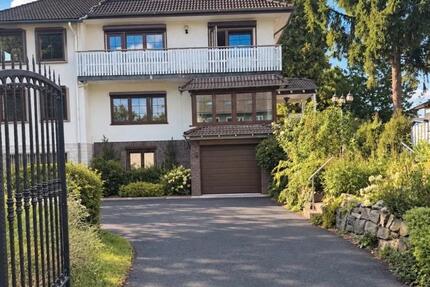 Wohnung Kassel Niederzwehren - 3 Zimmer, 150 m&sup2;, 1.300&euro; | Angebot:27630773