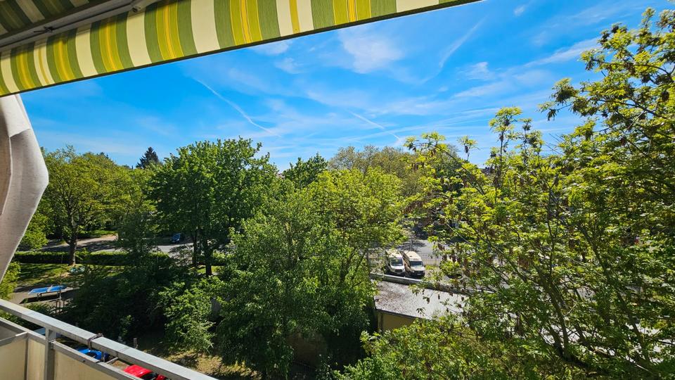 Dachgeschoßwohnung Kassel Südstadt - 2 Zimmer, 82 m&sup2;, 239.000&euro; | Angebot:26349404