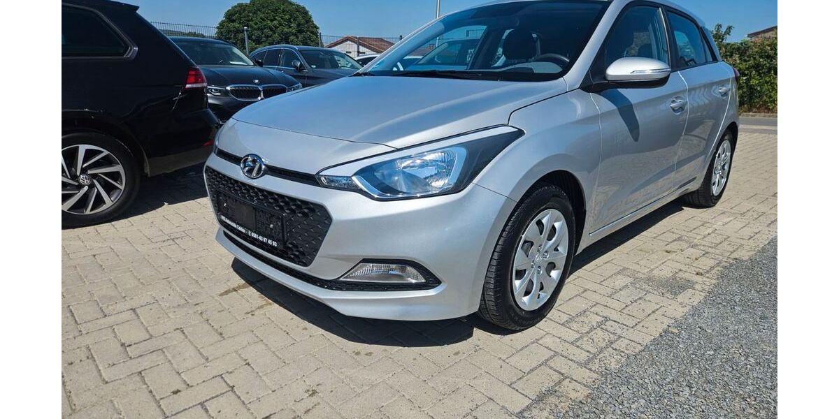Hyundai i20 33.425 km 9.350 &euro; Calden 34379
