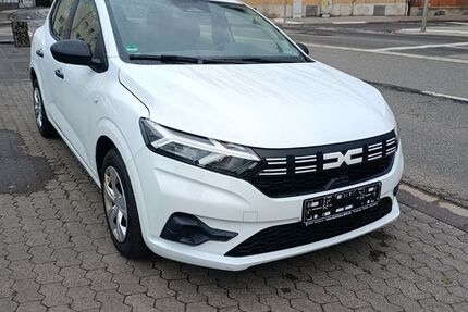 Dacia Sandero 13.800 km 12.999 &euro; Kassel 34125