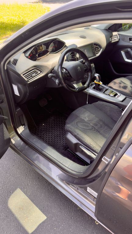 Peugeot 308 232.000 km 7.199 € Homberg 34576
