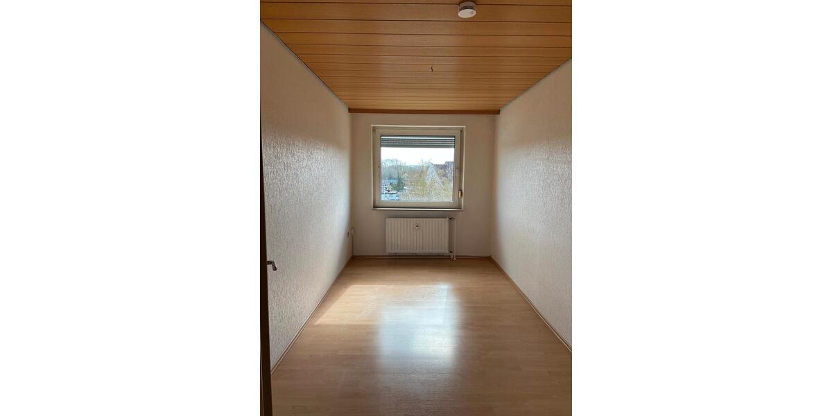 Etagenwohnung Baunatal - 3 Zimmer, 90 m&sup2;, 880&euro; | Angebot:26265656