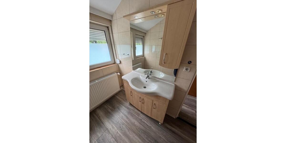 Dachgeschoßwohnung Staufenberg - 4 Zimmer, 115 m&sup2;, 690&euro; | Angebot:26205662