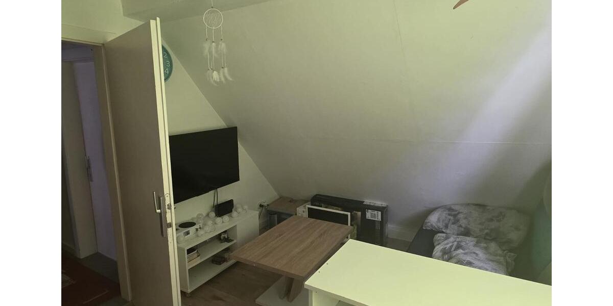 Dachgeschoßwohnung Helsa - 5 Zimmer, 102 m&sup2;, 650&euro; | Angebot:26121915