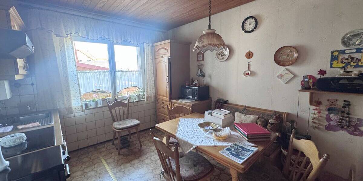 Einfamilienhaus Wolfhagen - 9 Zimmer, 210 m&sup2;, 159.000&euro; | Angebot:26657540